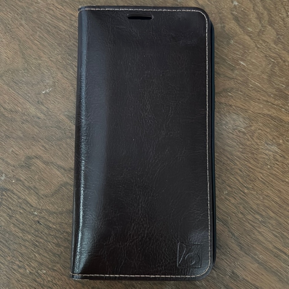 Leather iPhone 14 Pro phone case
